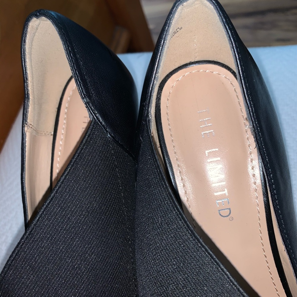 The Limited Black Shoes, Size 7.5 Medium - Picture 5 of 8